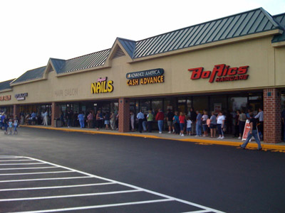 Gov Sarah Palin Line for Tickets in Hamilton County Indiana